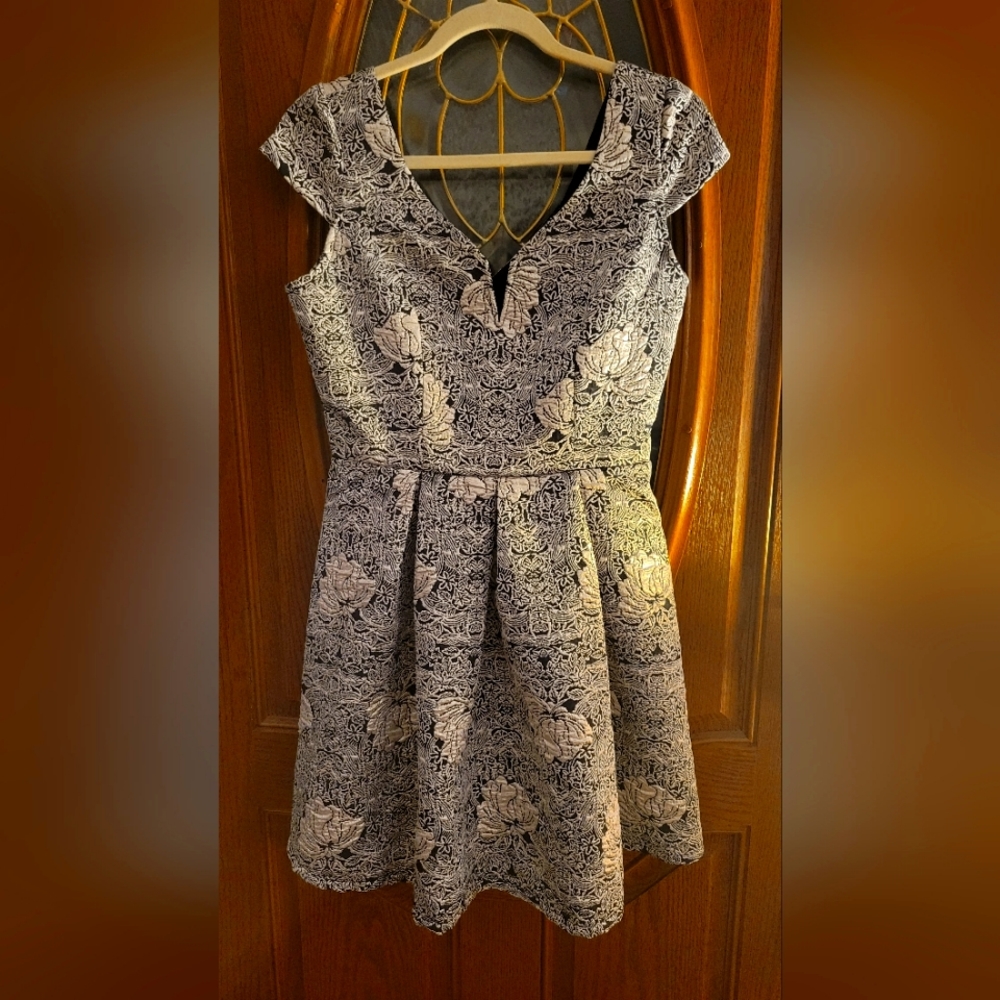 Soièblu Silver/Black Party Dress